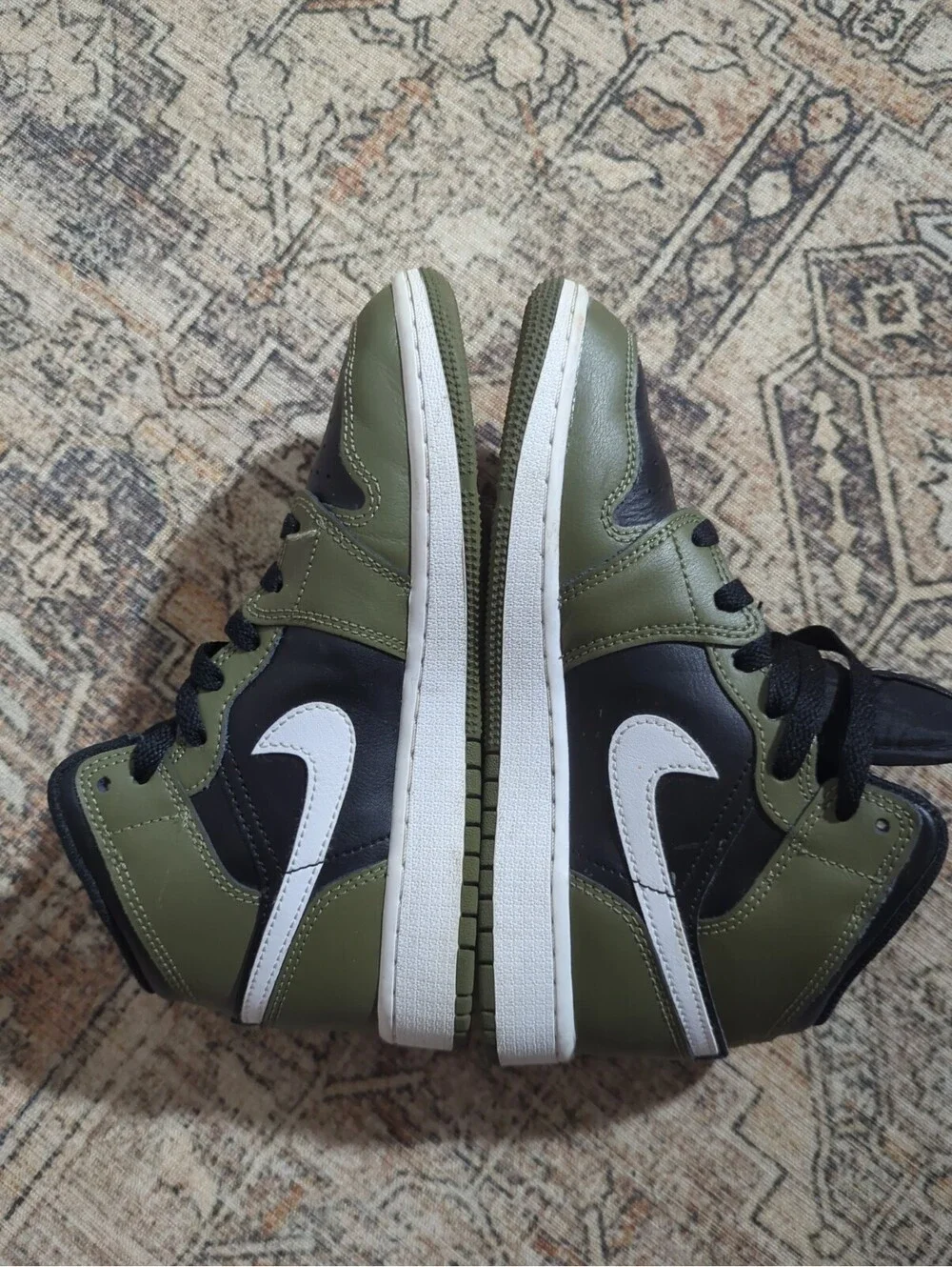 Nike Air Jordan 1 Mid Medium Olive Black- White #DQ8423- 092 4Y Kids